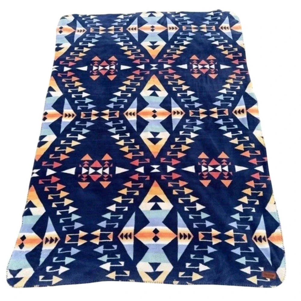Pendleton Southwestern Fleece Throw Blanket Geometric Whipstitch 71